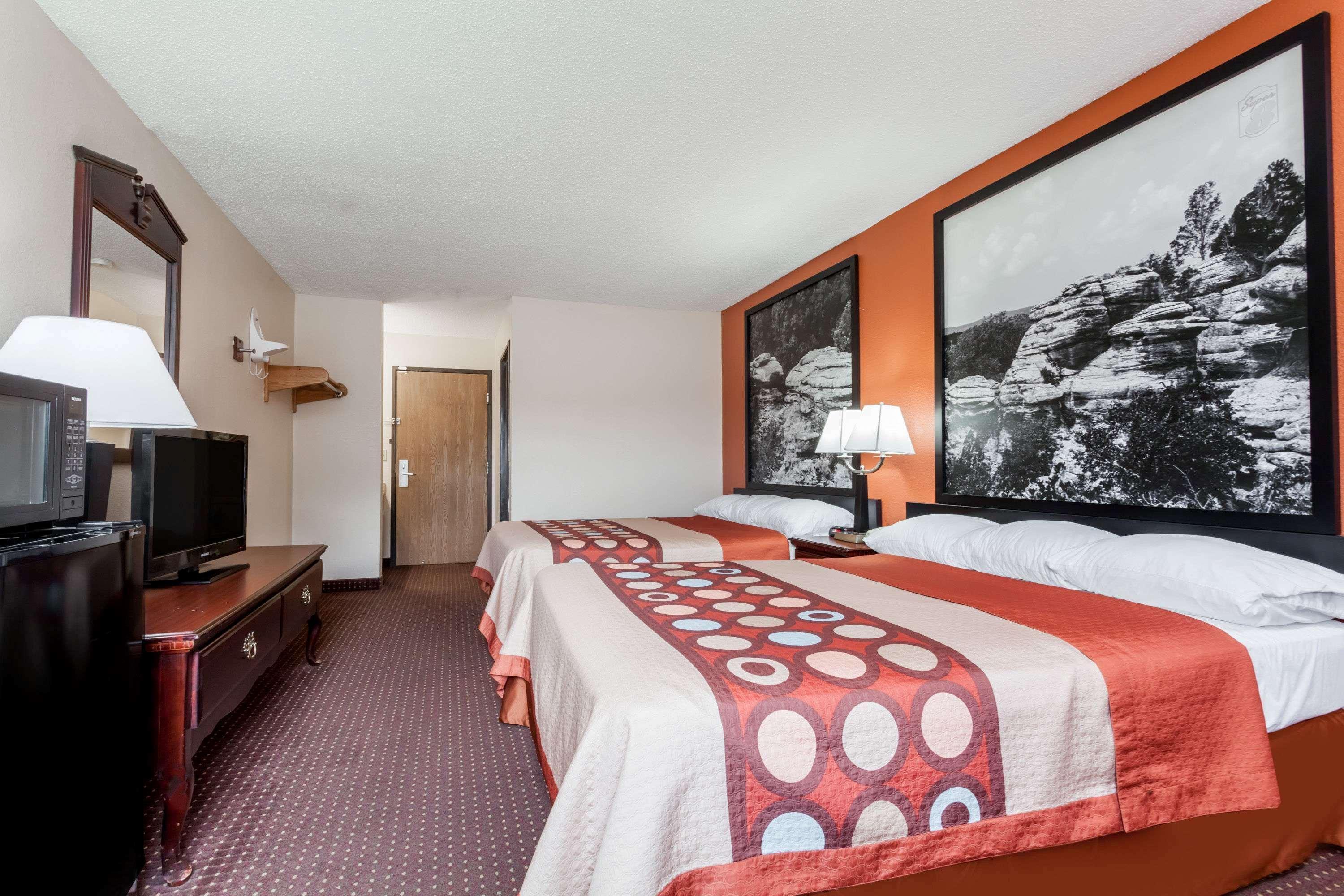 Super 8 By Wyndham Harrisburg Hotel Eksteriør billede